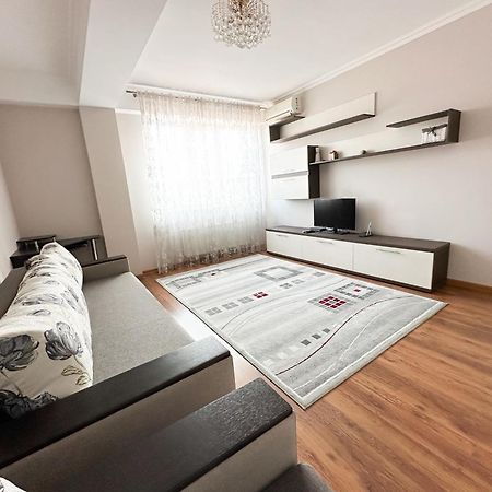 צ'יסינאו Bright & Quiet 2Room Apartment In City Center מראה חיצוני תמונה
